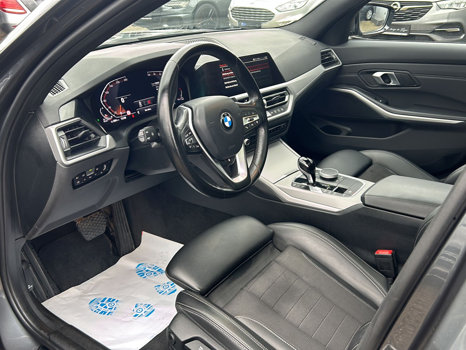 Fahrzeugabbildung BMW 318d Touring Aut. Advantage