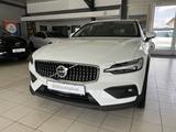 Volvo V60 CC B5 Ultimate AWD ACC BLIS B&W 360° Standhz - Volvo V60 Cross Country aus 2024