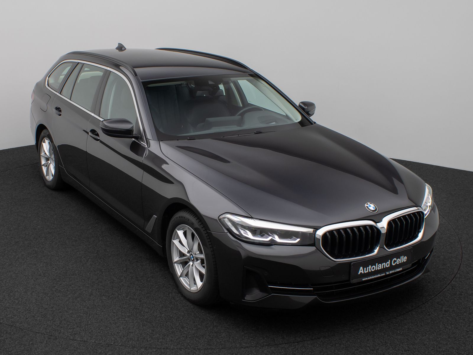 Fahrzeugabbildung BMW 520d xD Kamera HUD DAB HiFi Belüftung Leder Komf