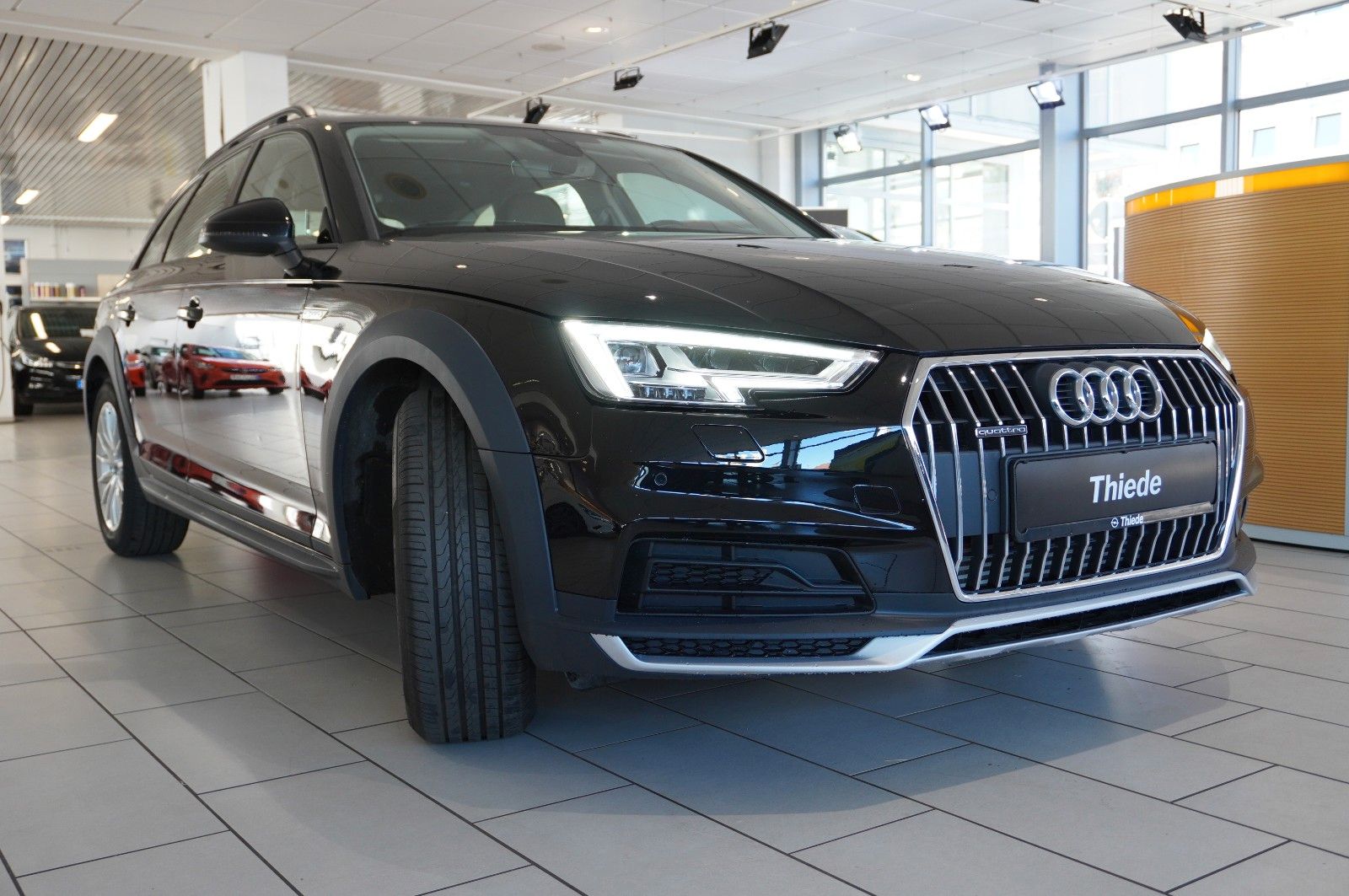 Fahrzeugabbildung Audi A4 Allroad quattro 45 TFSI LEDER/MMI/SHZ/LED/AHK