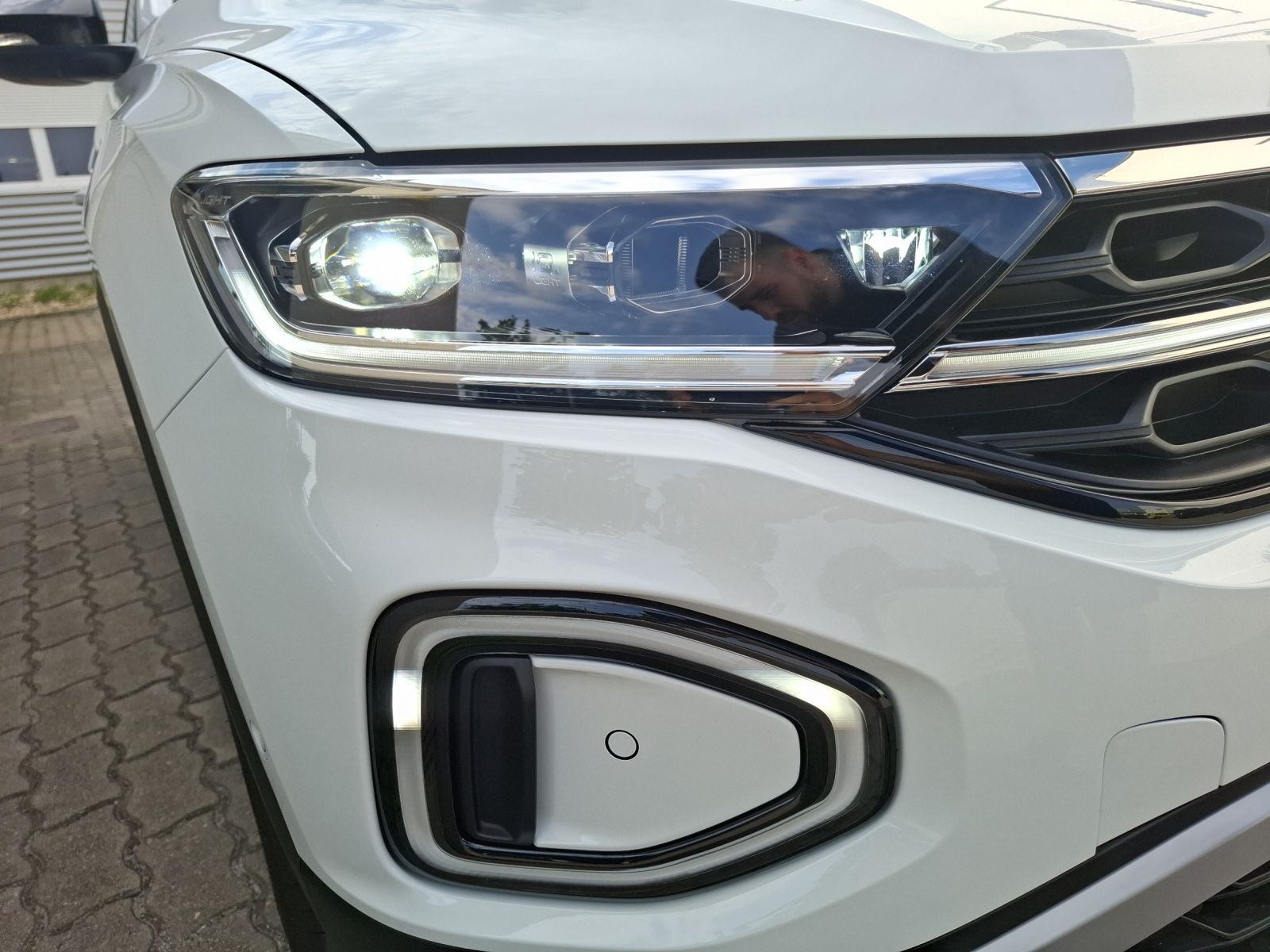 Fahrzeugabbildung Volkswagen T-Roc Style TDI DSG IQ.Light 4M AHK RFK ACC App