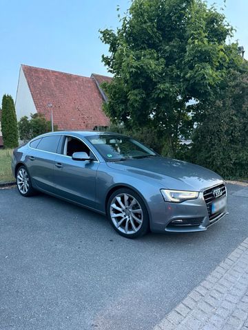 AUDI Aufi a5 2016