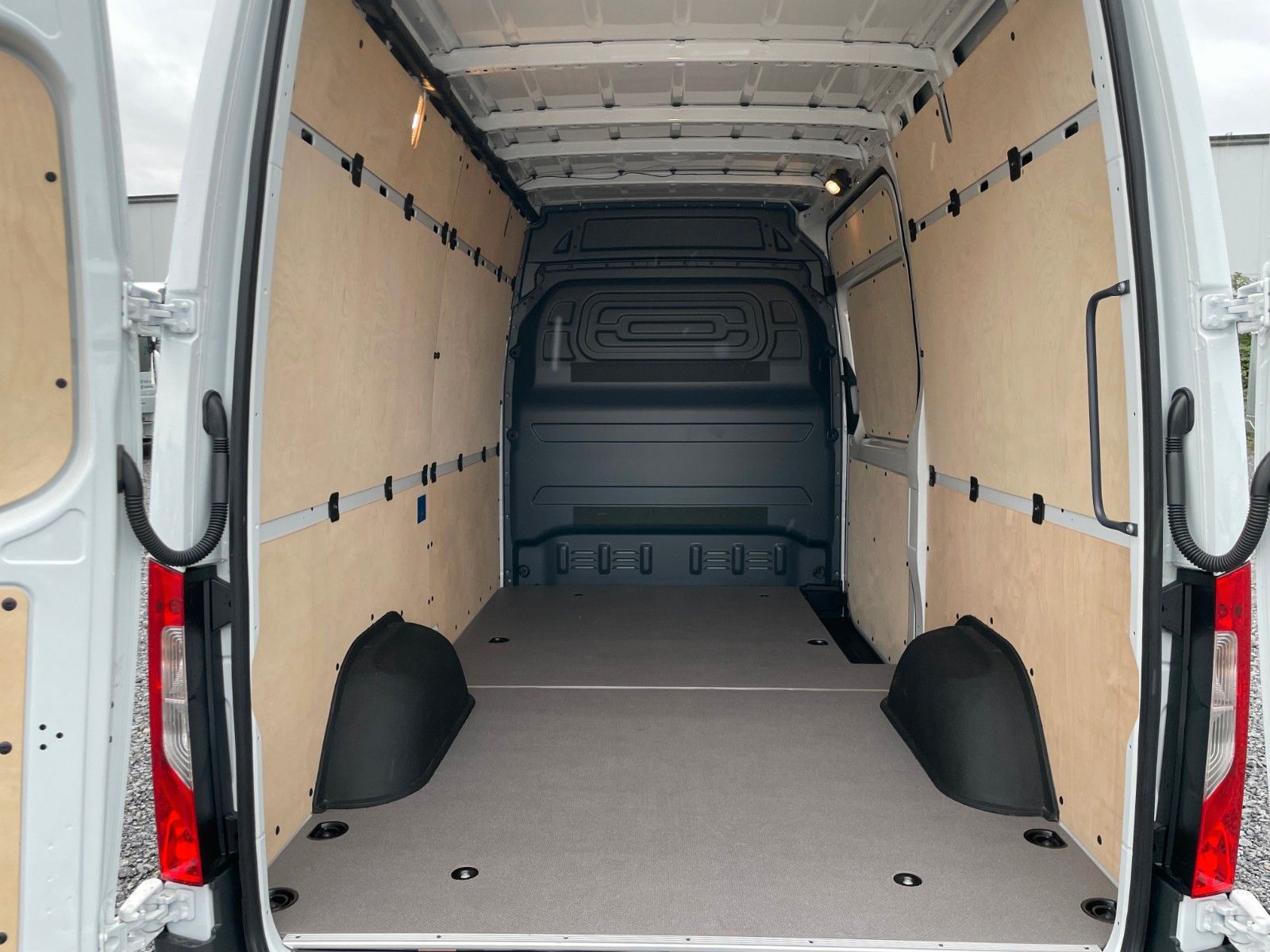 Fahrzeugabbildung Mercedes-Benz Sprinter III 317 CDI  MR Kamera