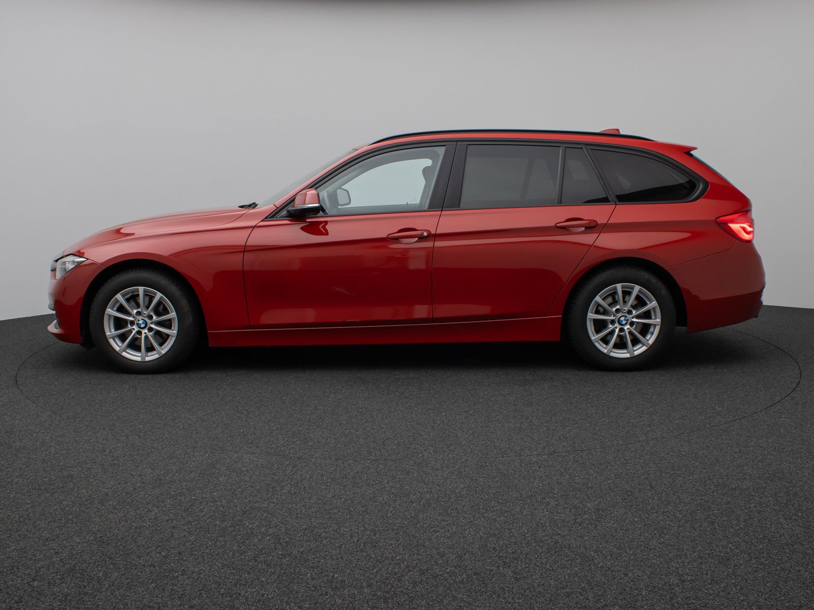 Fahrzeugabbildung BMW 320d xD Navi Lordos PDC LED Komfort AHK Sport