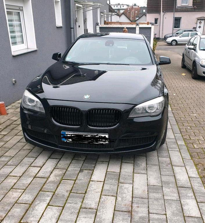 BMW 730