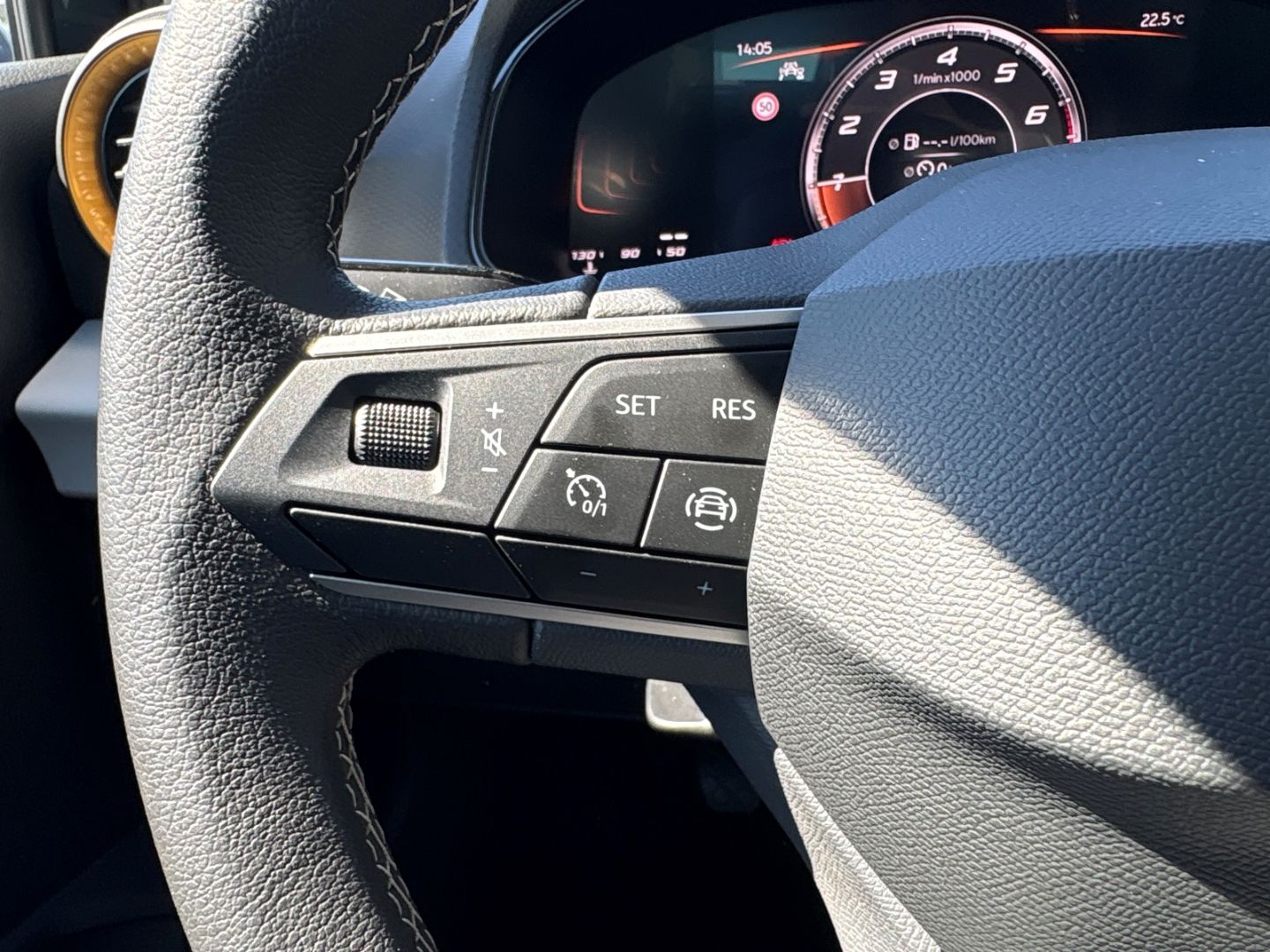 Fahrzeugabbildung SEAT Arona Style Navi Digitales Cockpit LED Apple Car