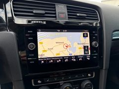 Fahrzeugabbildung Volkswagen Golf VII Variant 1.5 TSI Highline *PANO*R-LINE*