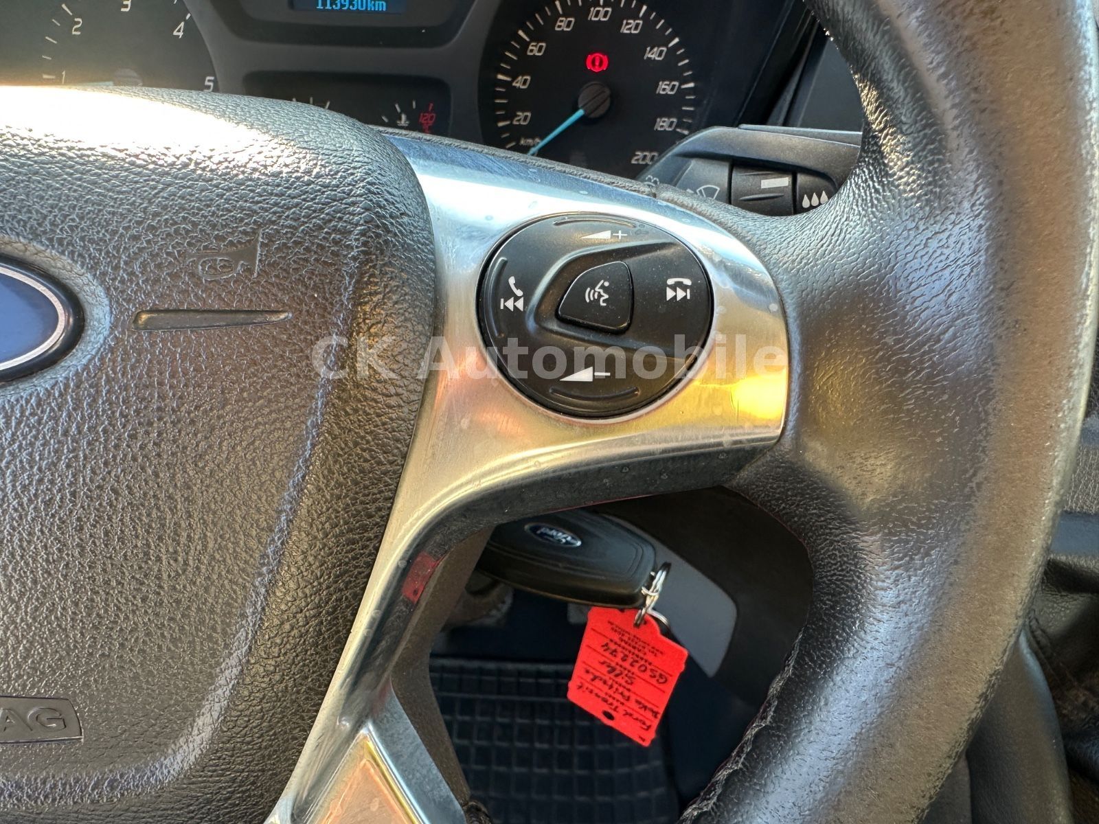 Fahrzeugabbildung Ford Transit Pritsche 350 L2 DoKA/7 Sitze/Klima/AHK