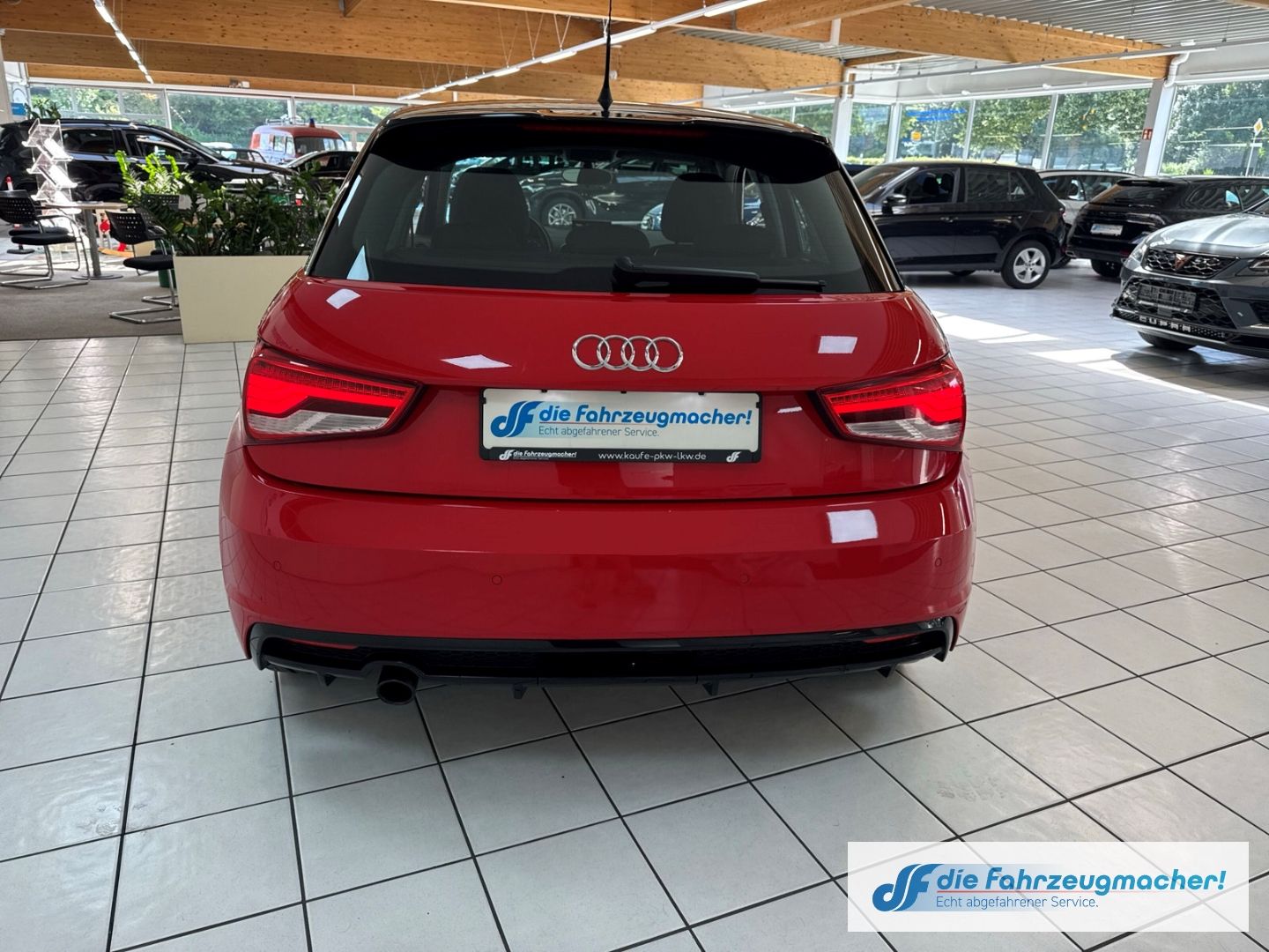 Fahrzeugabbildung Audi A1 Sportback 1.0 TFSI S line Navi Bi-Xenon Klima