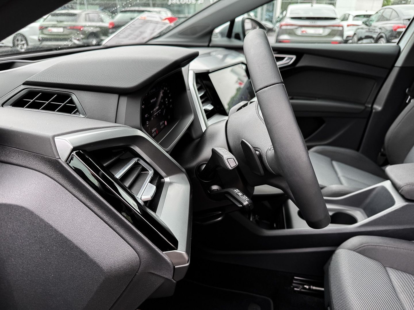 Audi Q4 - Bild 14