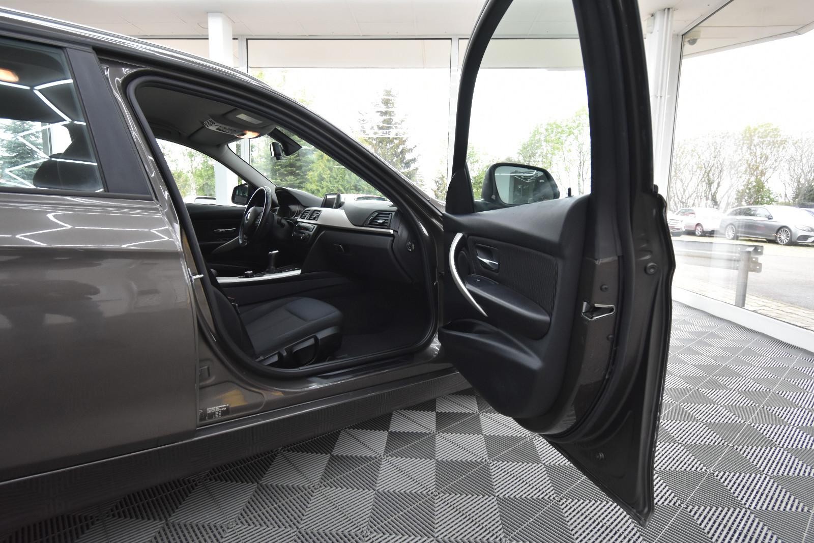 BMW 320i Touring F31 184 ch • 2ème main • Sièges chauffants • Hayon électrique