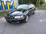 Volvo V40 1.8 Benzin 120PS TÜV neu bis 06/... - Volvo Gebrauchtwagen von 2004