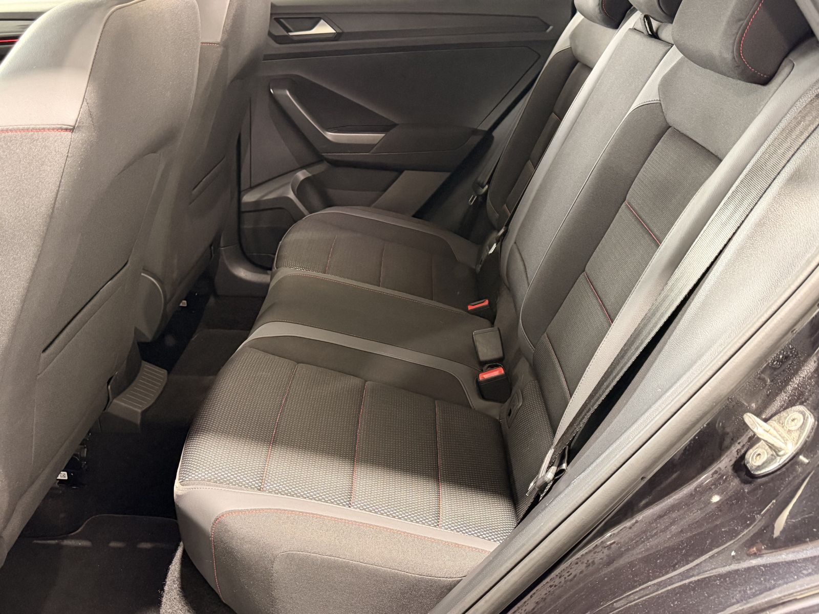 Fahrzeugabbildung Volkswagen T-Roc 1.5 TSI*Sport*LED*ACC*SHZ*Navi*