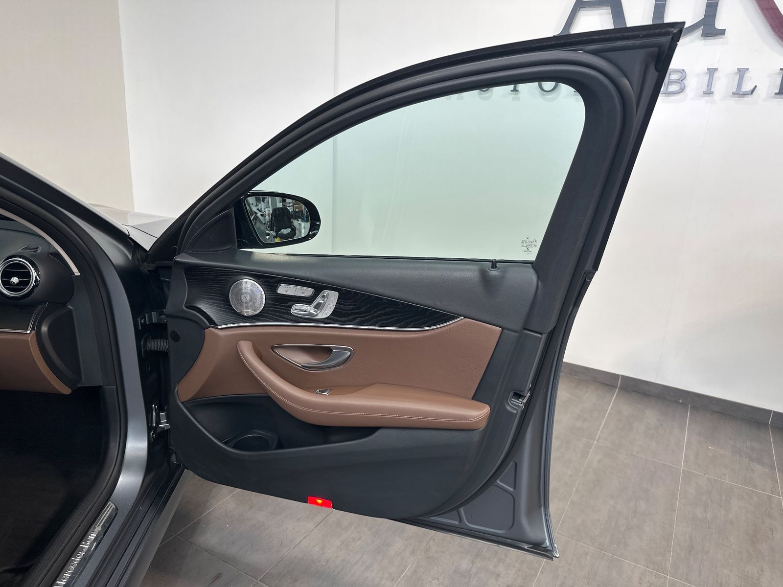 Fahrzeugabbildung Mercedes-Benz E 400d T 4Matic AMG-Line NAV+LED+360GRAD