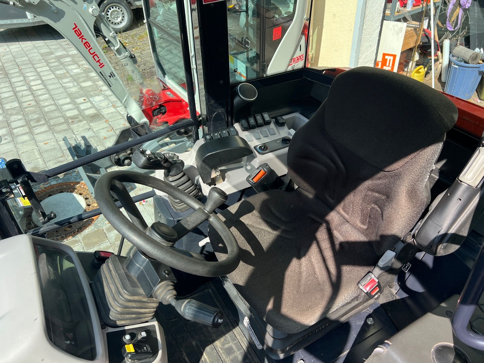 Fahrzeugabbildung Kubota R 090