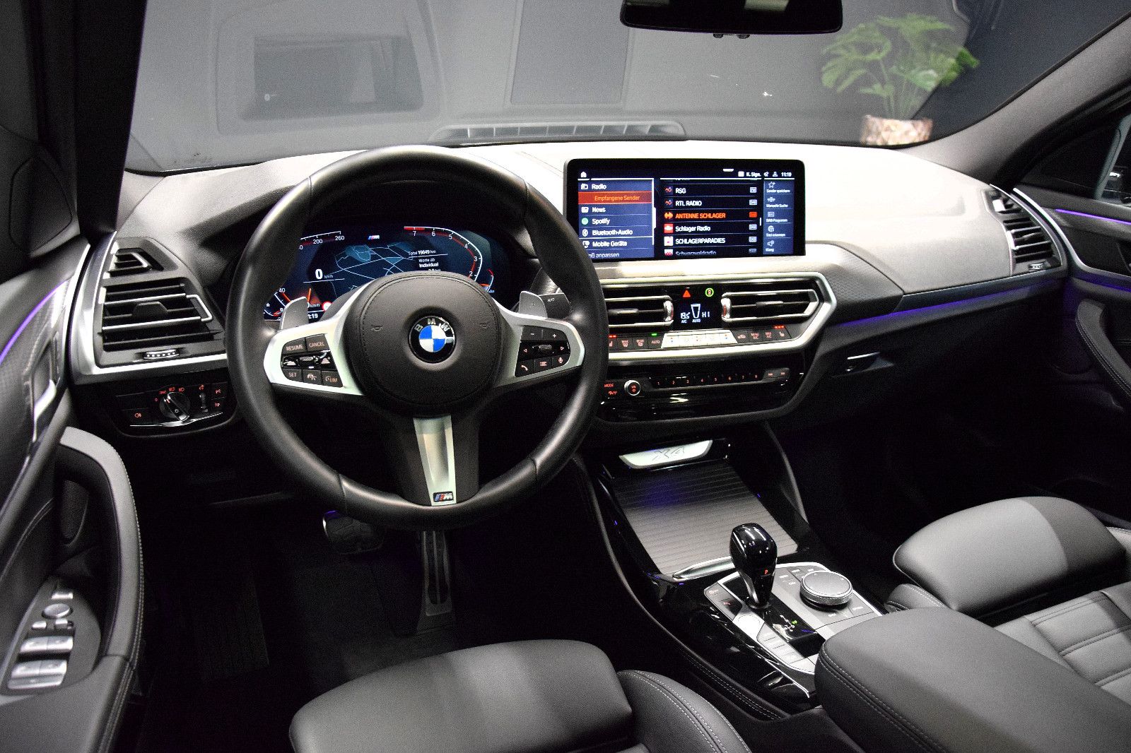 Fahrzeugabbildung BMW X4 xDrive 30 i M Sport ACC Pano Leder Laser ACC