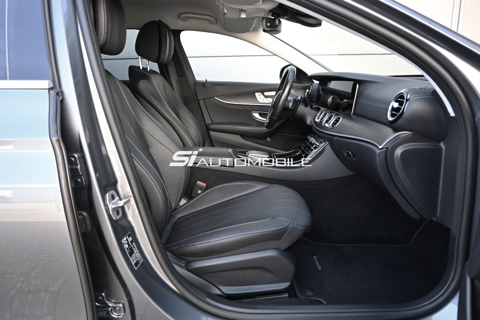 Fahrzeugabbildung Mercedes-Benz E 400 d 4M. T °ACC°AHK°AIRMATIC°MEMO°STHZG°360°