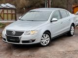 Volkswagen Passat Limo Highline 2.0FSI*DSG*ALCANTARA* - Volkswagen Passat: Fsi