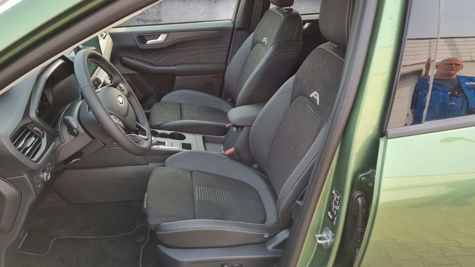 Fahrzeugabbildung Ford Kuga Hybrid Active X