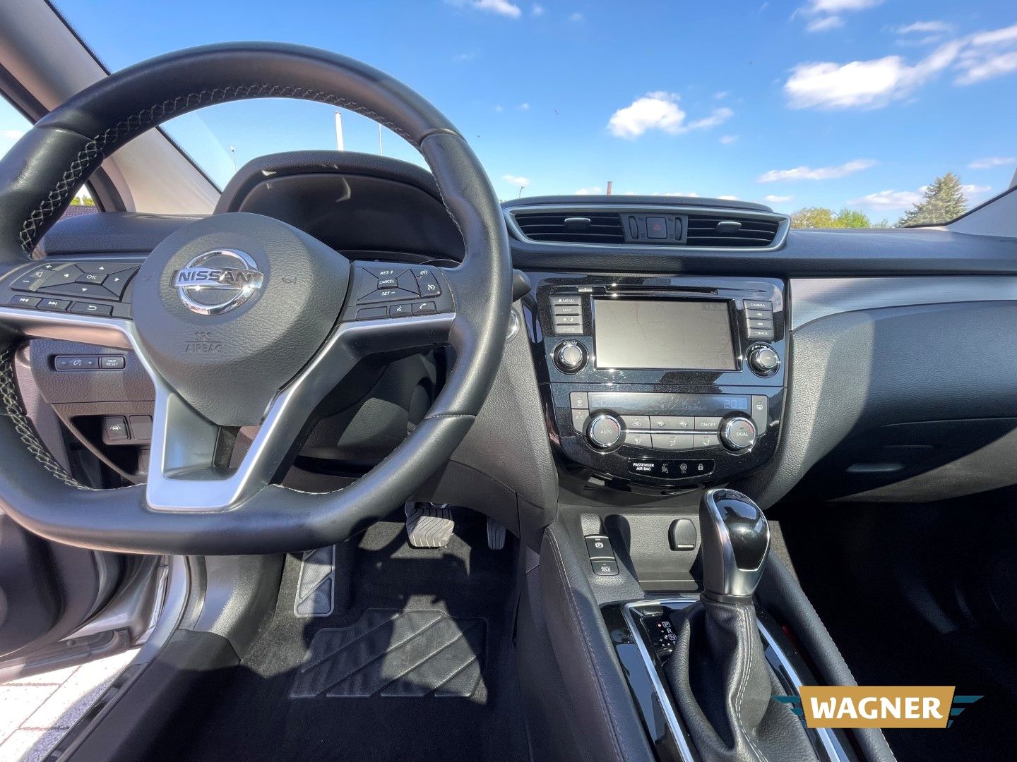 Fahrzeugabbildung Nissan Qashqai Akari Leder Pano SHZ 360°LED  Klimaautom
