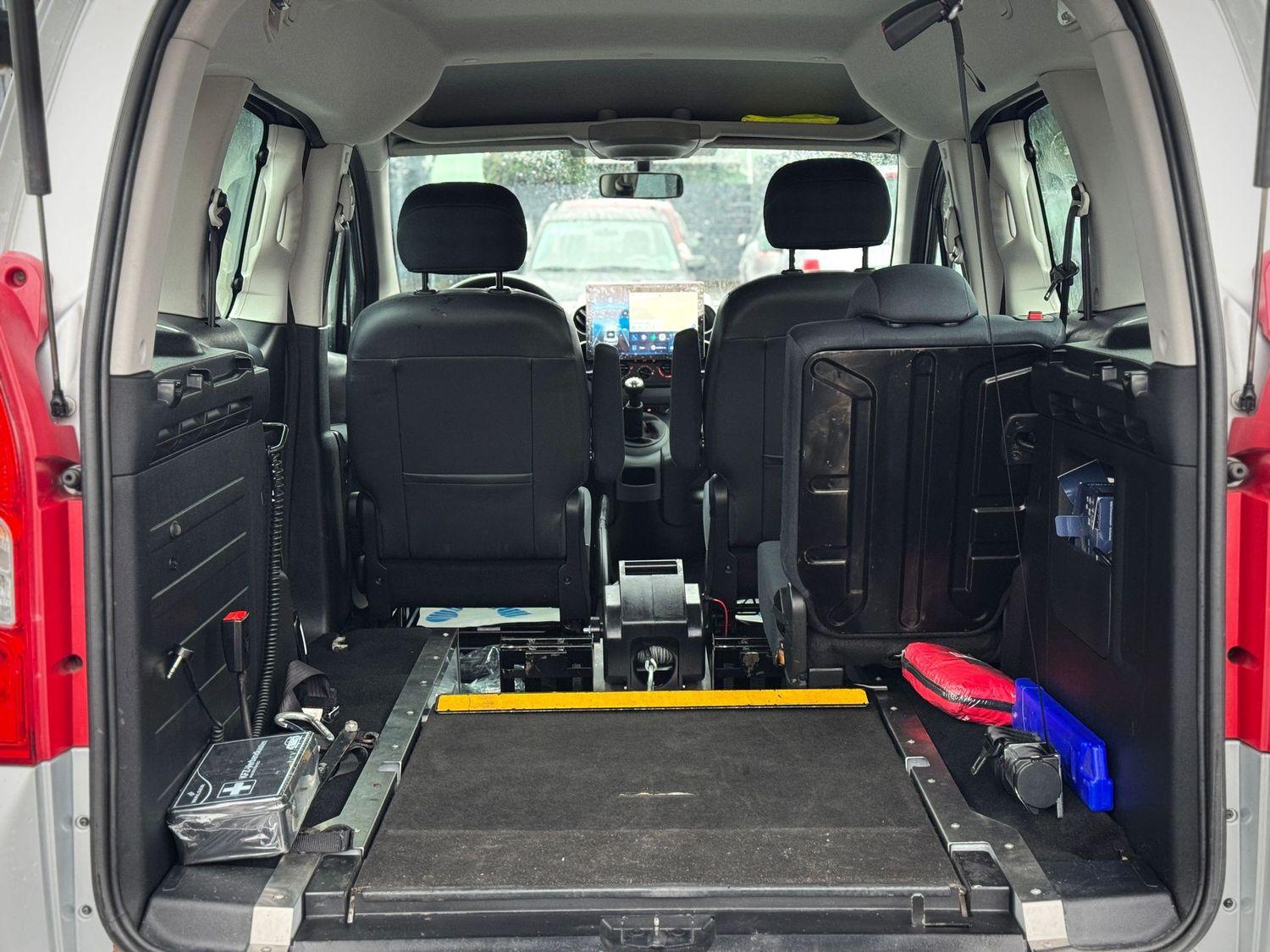 Peugeot Partner 'Behindertengerecht-Rampe'E.Seilwinde'Kl