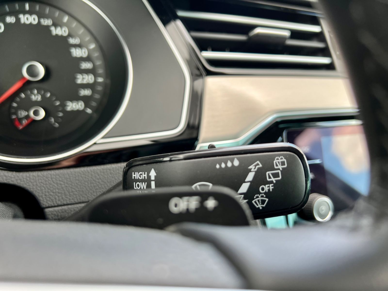 VW Passat Variant Elegance AAC AHK GZJR CARPLAY