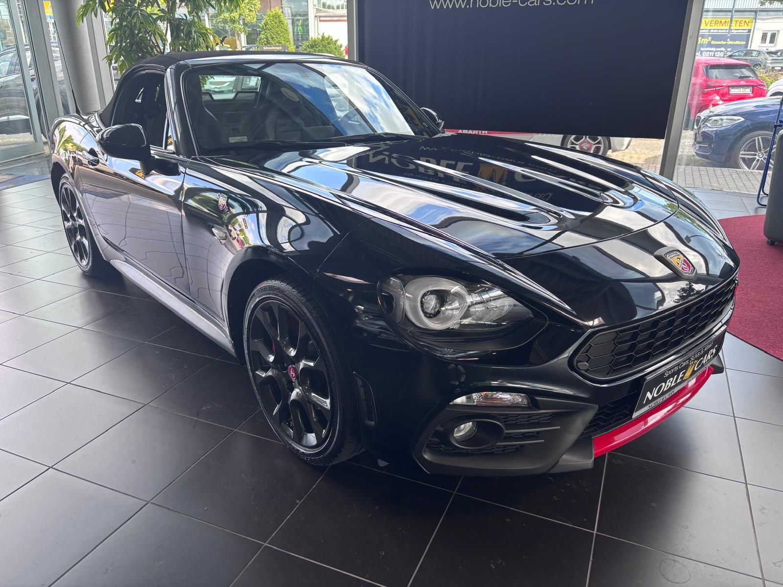 Fahrzeugabbildung Abarth 124 Spider  Navi KLIMA LEDER ALU Sitzheizung