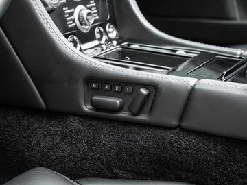 2013 Aston Martin V8 VANTAGE 缩略图 24