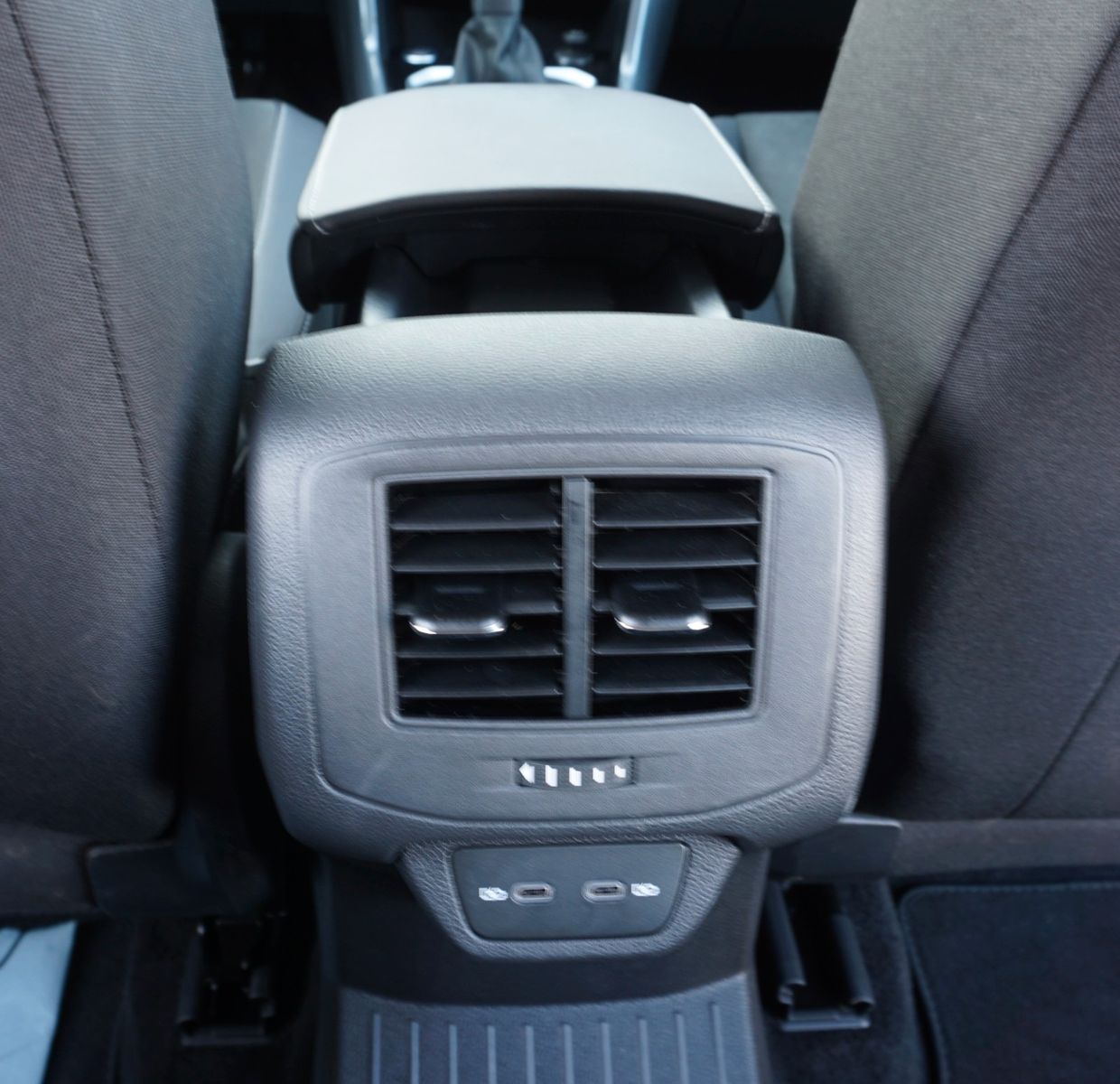 Fahrzeugabbildung Volkswagen T-Roc Style, Kamera, Navi, AHK, LED, IQ.Drive+WR