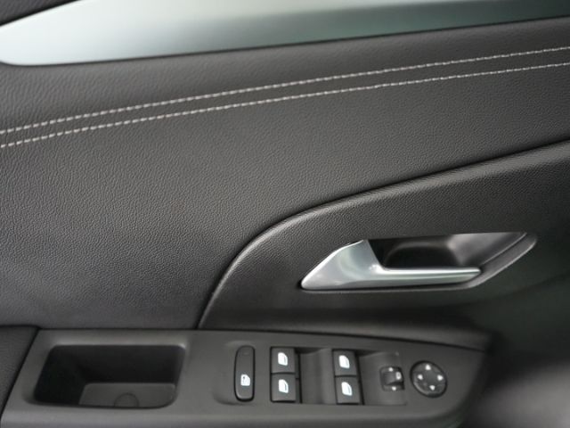 Corsa F FACELIFT YES AT+LED+SITZ-/LENKRADHEIZUNG