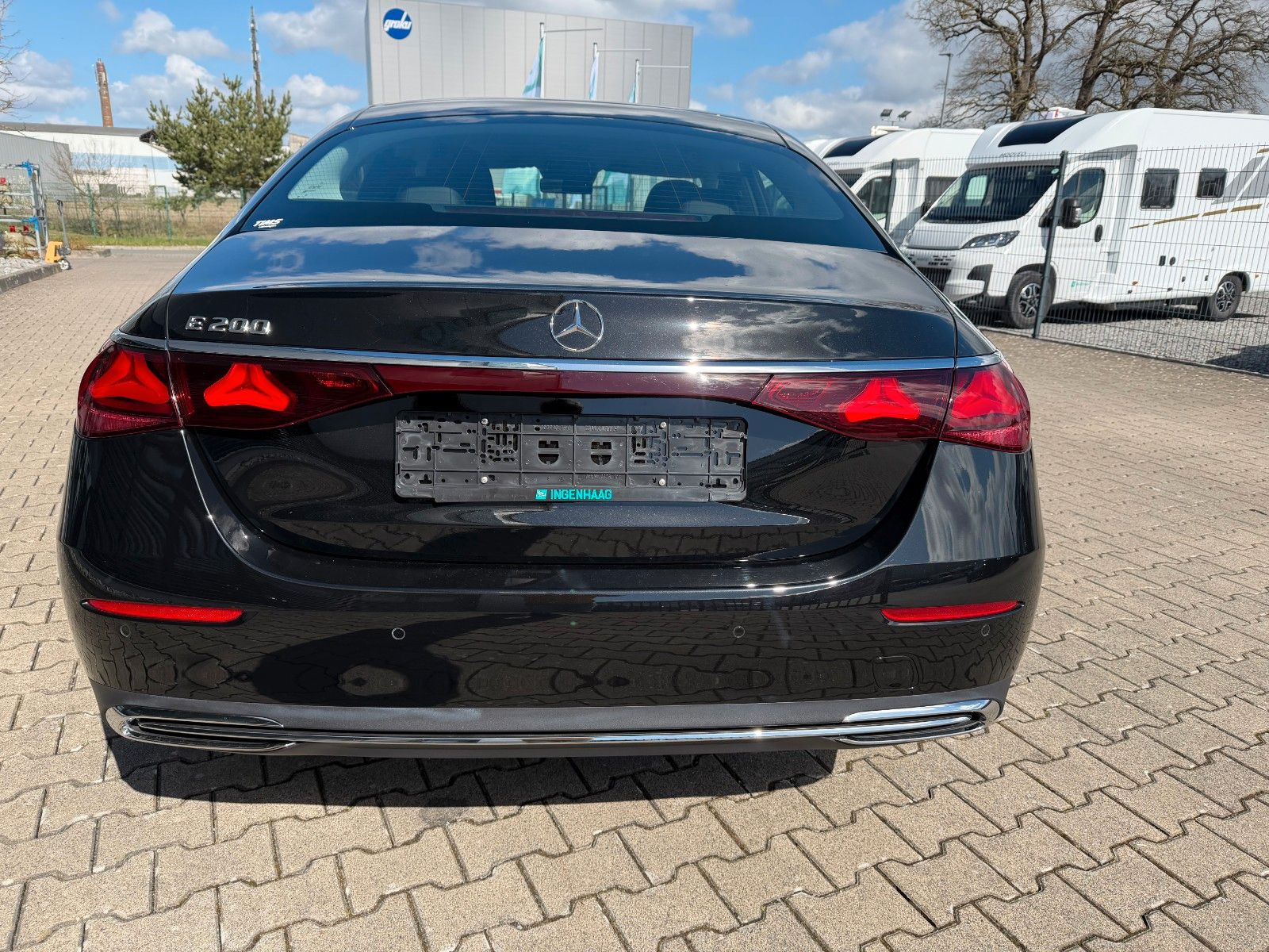 Fahrzeugabbildung Mercedes-Benz E 200 Limousine Avantgarde Advanced Plus