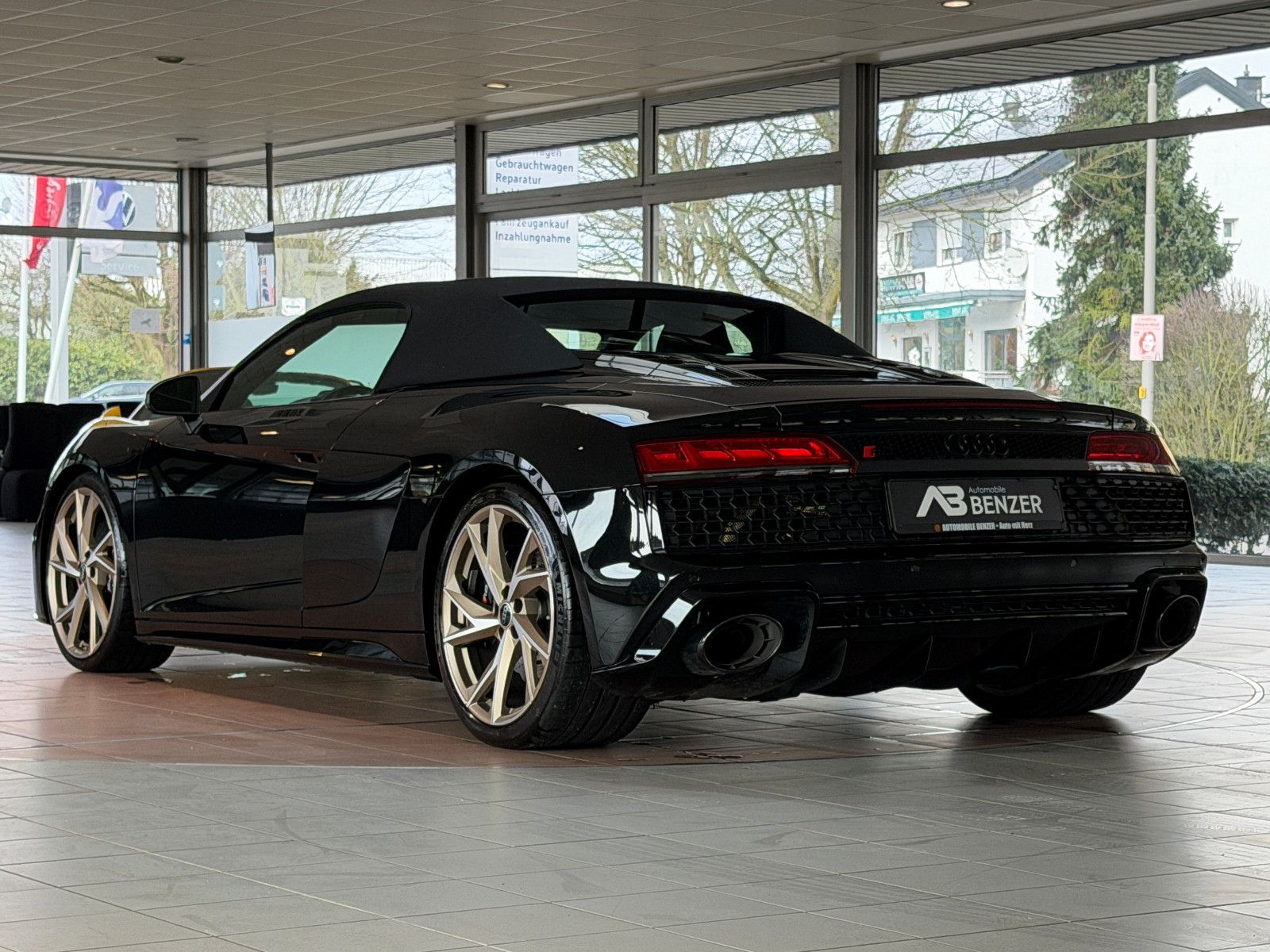Fahrzeugabbildung Audi R8 Spyder 5.2 FSI RWD performance/BANG&OLUFSEN/