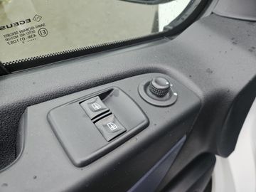 Opel Vivaro - 8