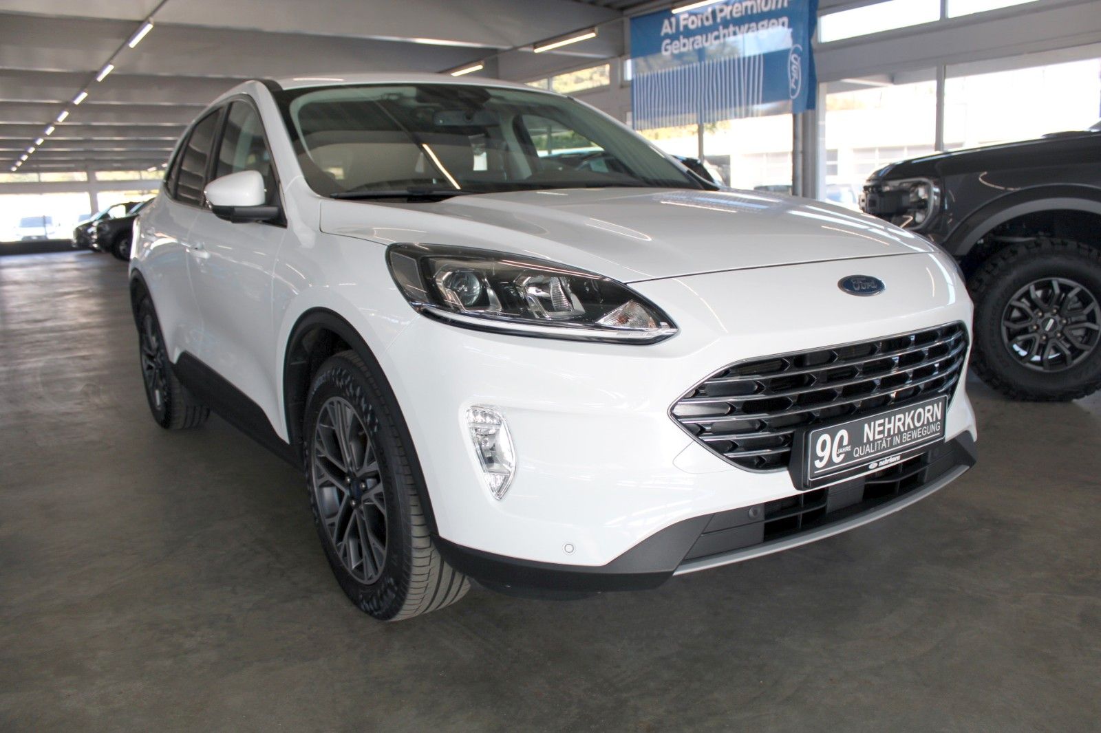 Fahrzeugabbildung Ford Kuga PHEV Titanium Plug In Automatik NAVI + AHK