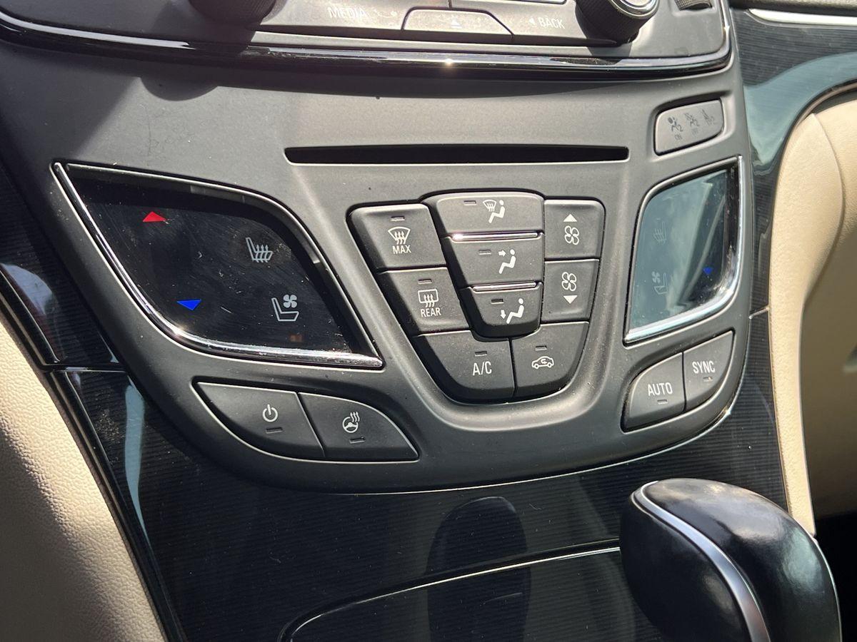 Opel Insignia 2015 — photo 15