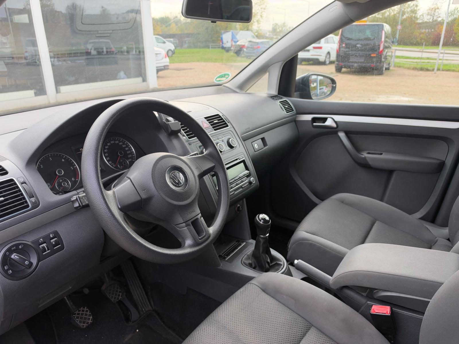 Volkswagen Touran 2015 — photo 8