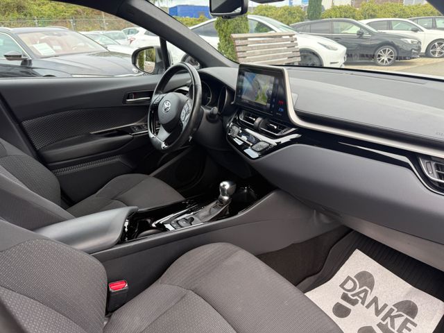 Toyota C-HR Hybrid Team D