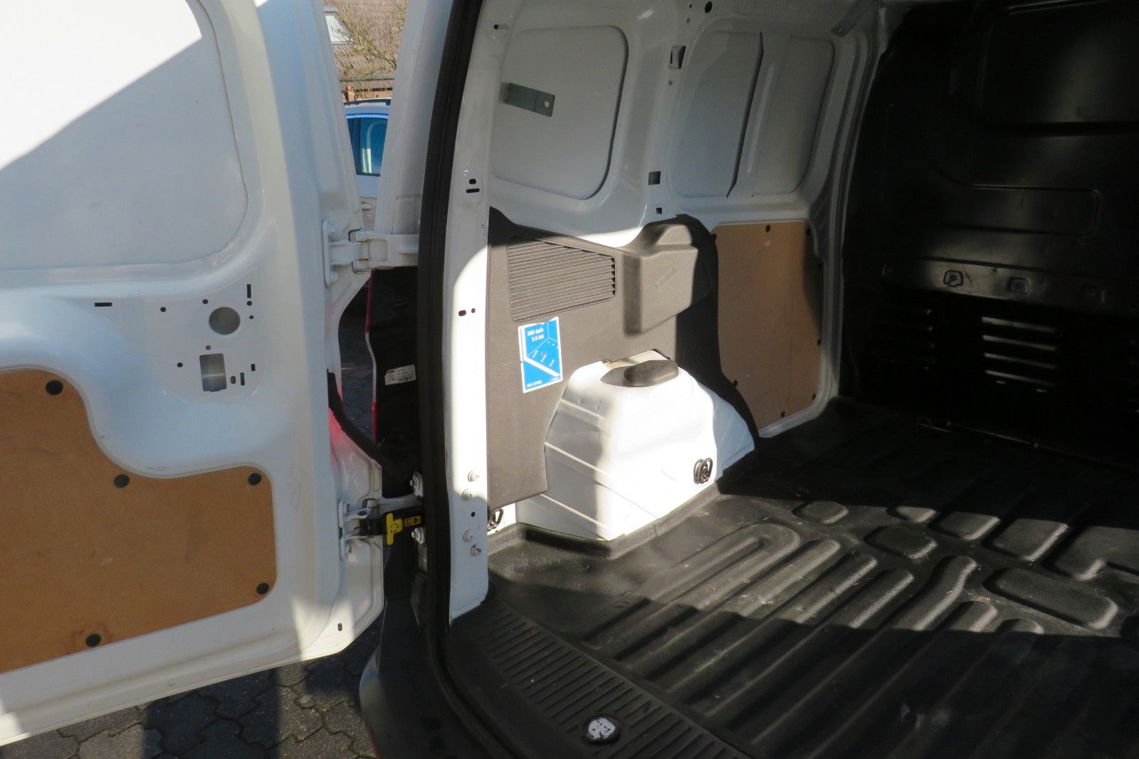 Fahrzeugabbildung Ford Transit Courier KASTEN KLIMA FLÜGEL 1.HD