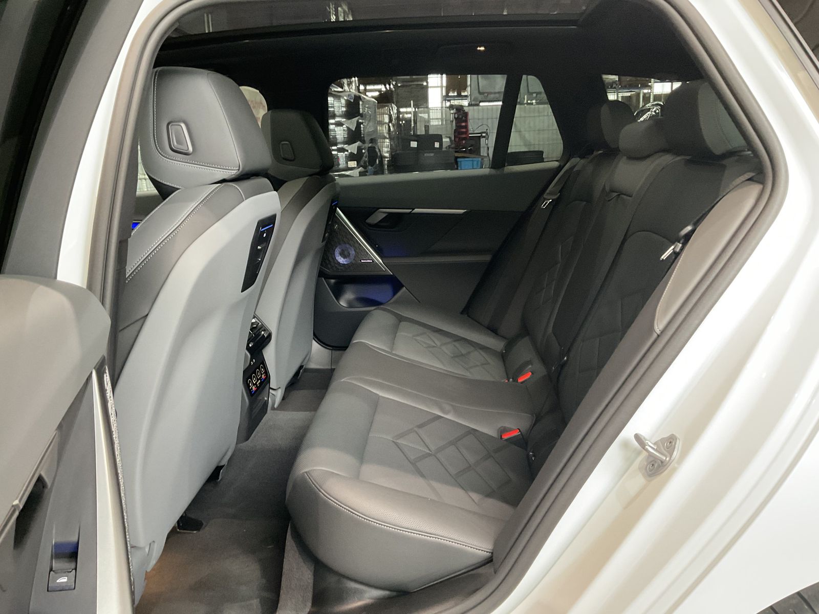 Fahrzeugabbildung BMW i5 xDrive40 Touring M Sportpaket AHK