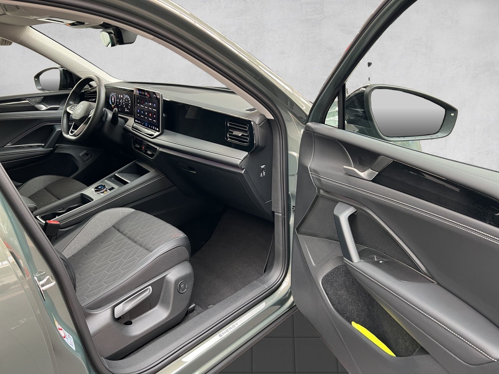 Tiguan Energy 2.0 TDI DSG AHK*Pano*ACC*CarPlay