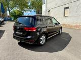 Volkswagen Touran 1.5 TSI Move Sportpaket Navi Digitales Co - Volkswagen Touran: Sport