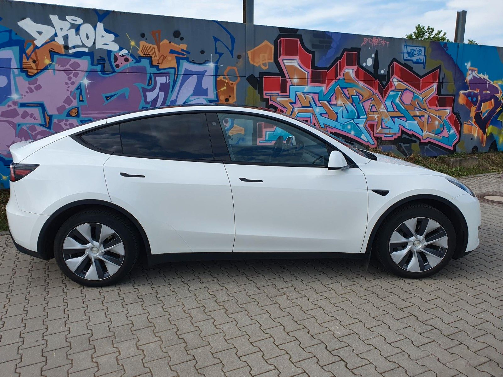 Tesla RWD, Allwetterreifen, AHK 1600kg, SOH 96 % foto 4