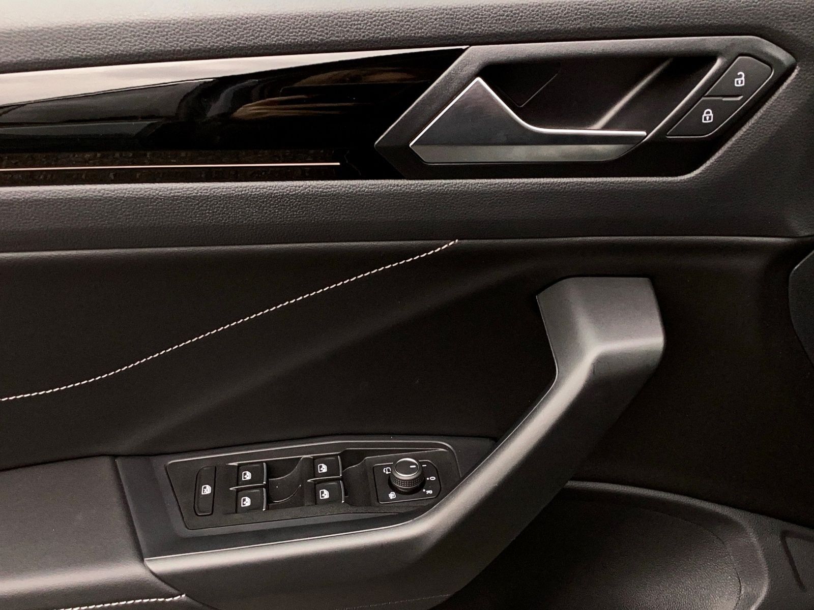 Volkswagen T-Roc - Bild 8