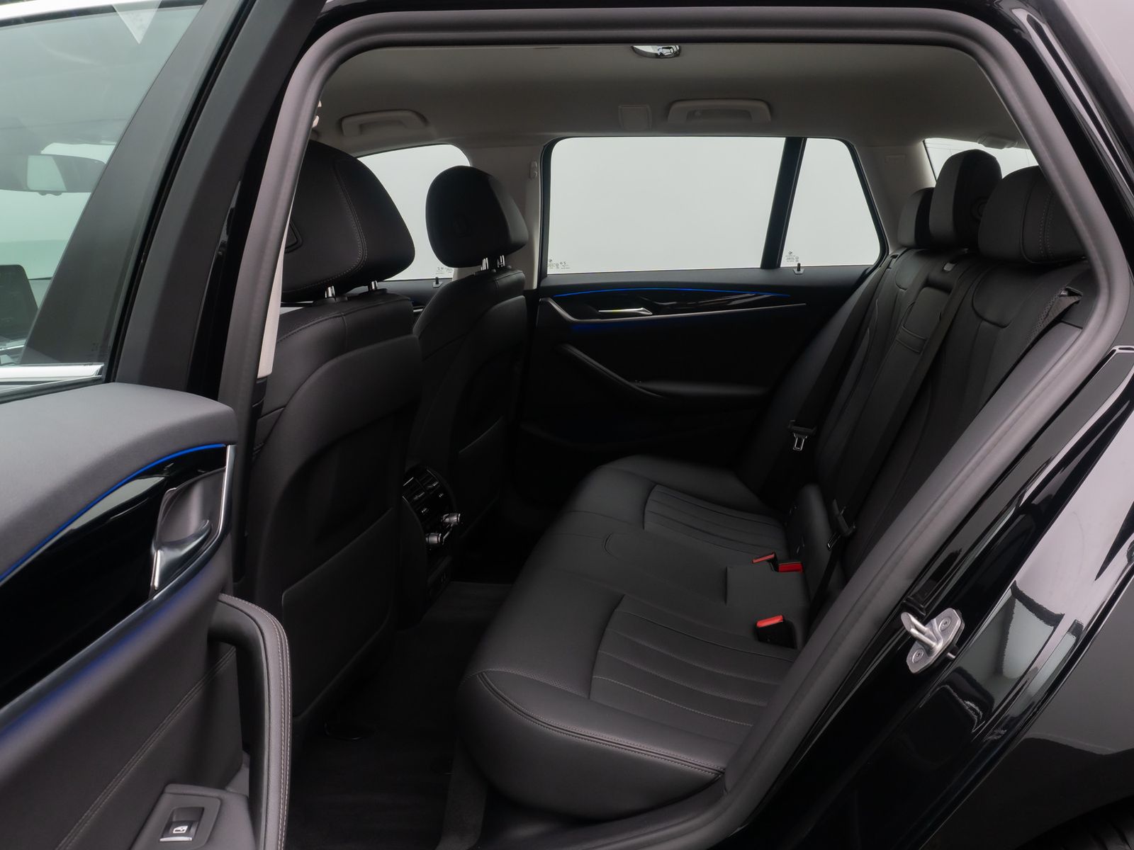 Fahrzeugabbildung BMW 520d xD Sportsitz AHK Alarm DAB Kamera 4xKlima