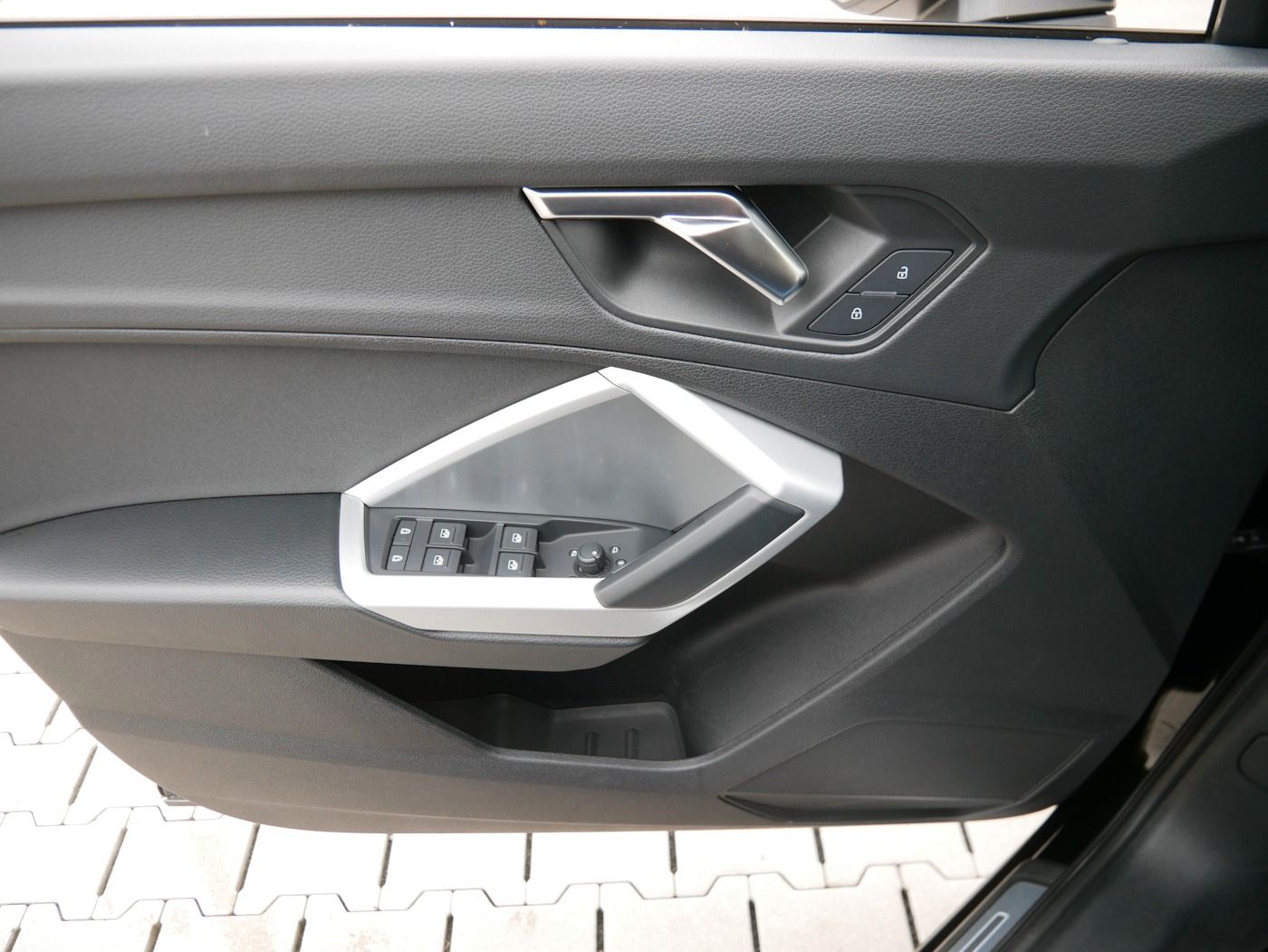 Fahrzeugabbildung Audi Q3 SB 1.5 TFSI S-Line NEU56T DSG NAVI SHZ LED AC