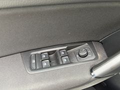 Fahrzeugabbildung Volkswagen Touran 1.5 TSI 7-Sitzer Einparkh. Tempomat 17"