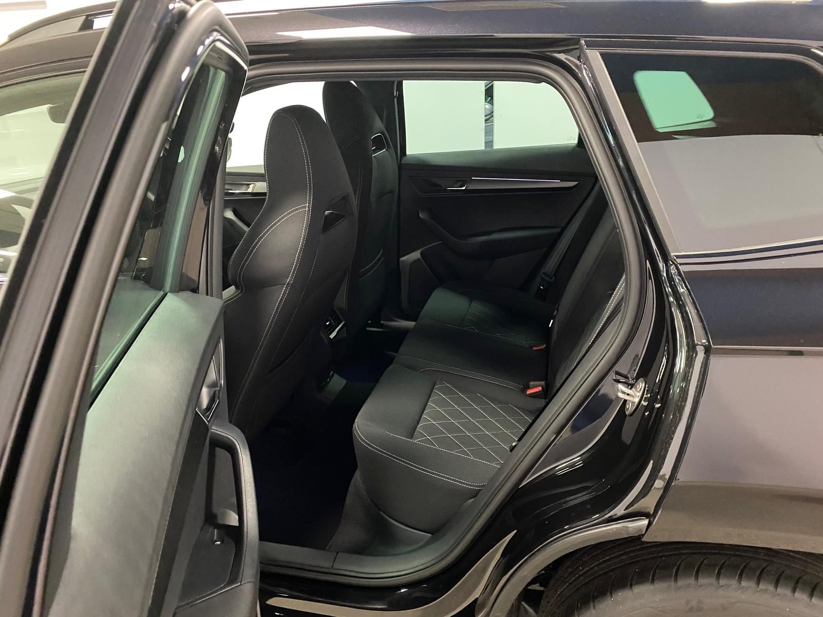 Fahrzeugabbildung SKODA Karoq 1.5 TSI SPORTLINE+MATRIX+ACC+AHK+APP+RFK++
