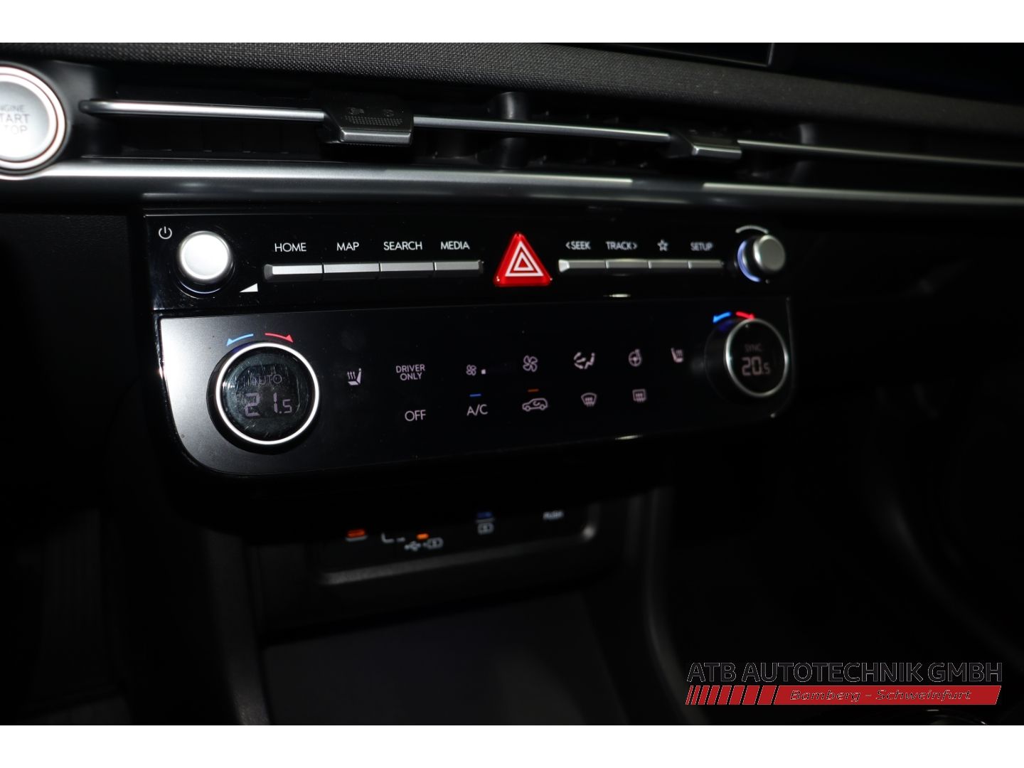 Fahrzeugabbildung Hyundai Tucson TREND PHEV 1.6 T-GDi 4WD 99,6% SOH Navi L