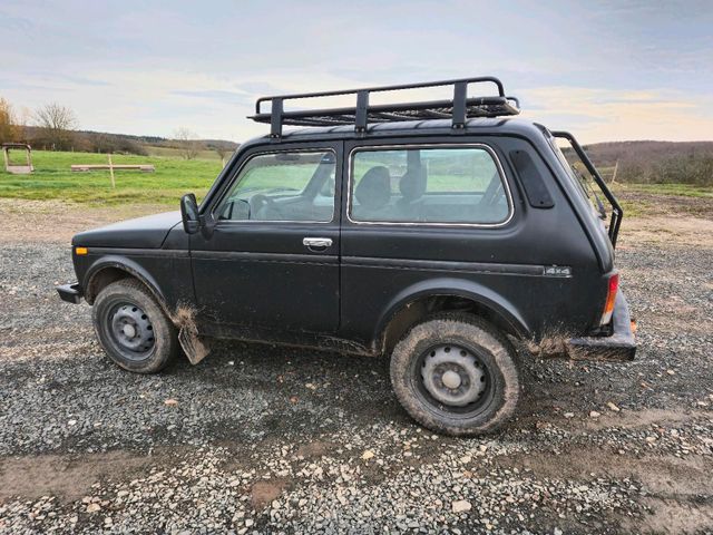 Lada Niva Geländewagen 4X4 Offroad