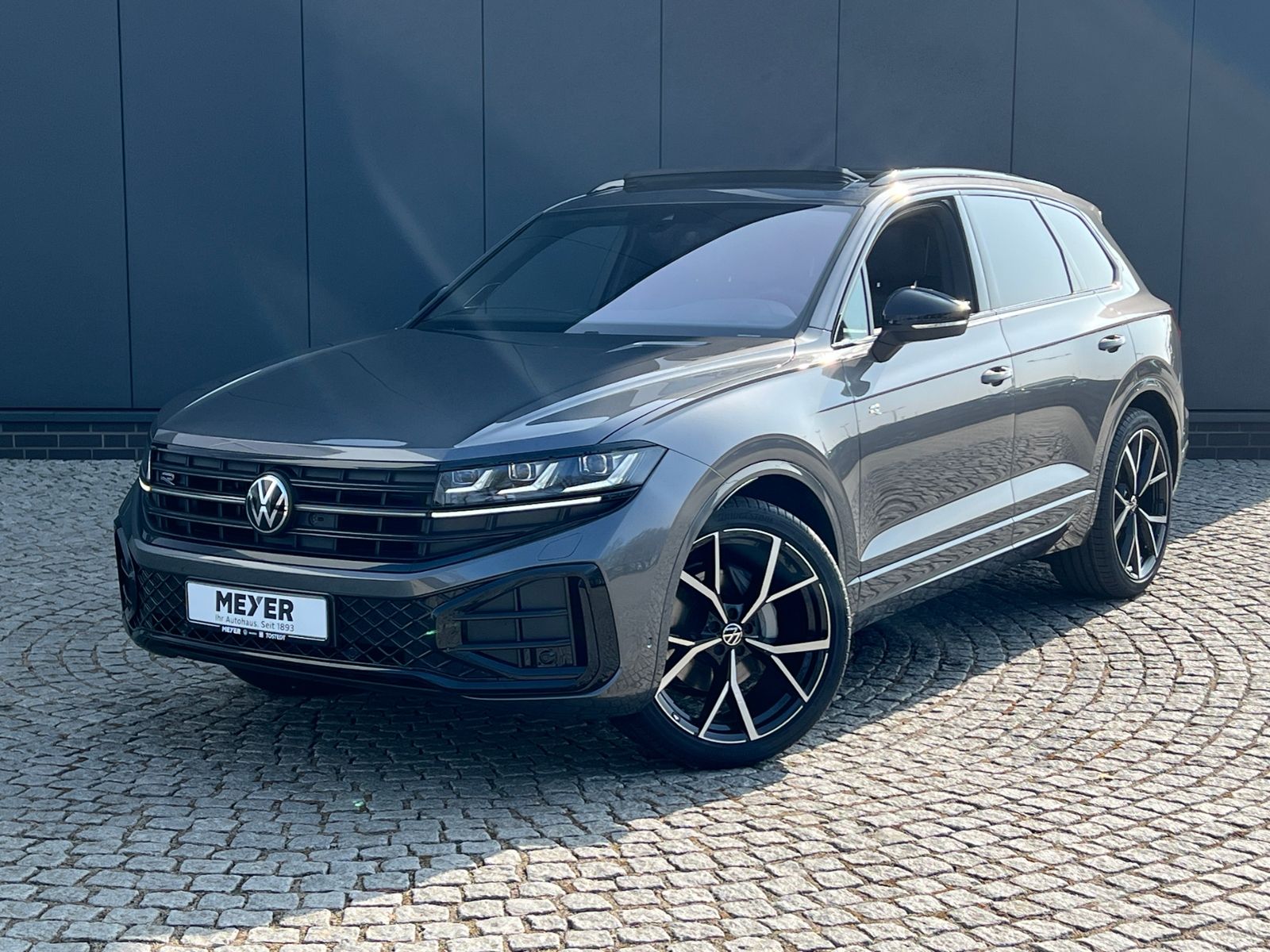 Fahrzeugabbildung Volkswagen Touareg R-Line FINAL EDITION V6 TDI SCR 4MOTION